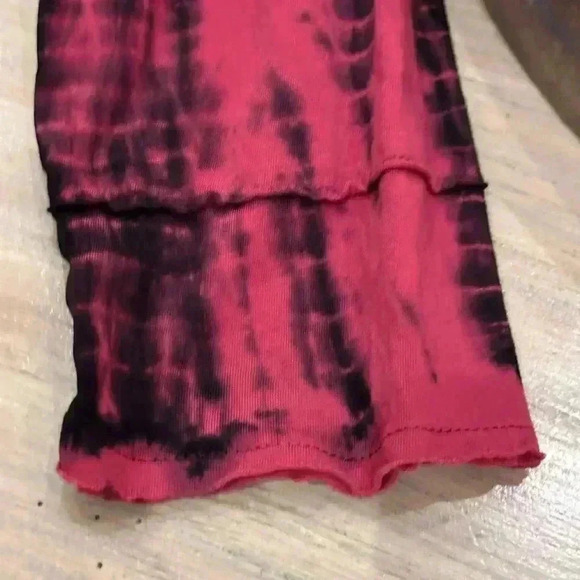 Free People/We the Free scoop neck top with tie dyed areas on sides & sleeves - Picture 5 of 7